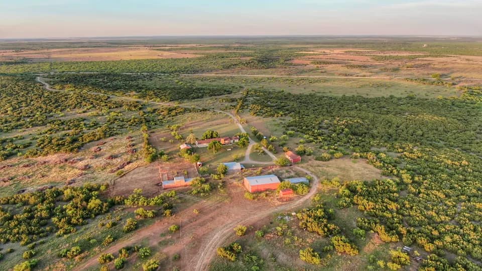 1,120 acre cattle ranch in Foard County, Texas