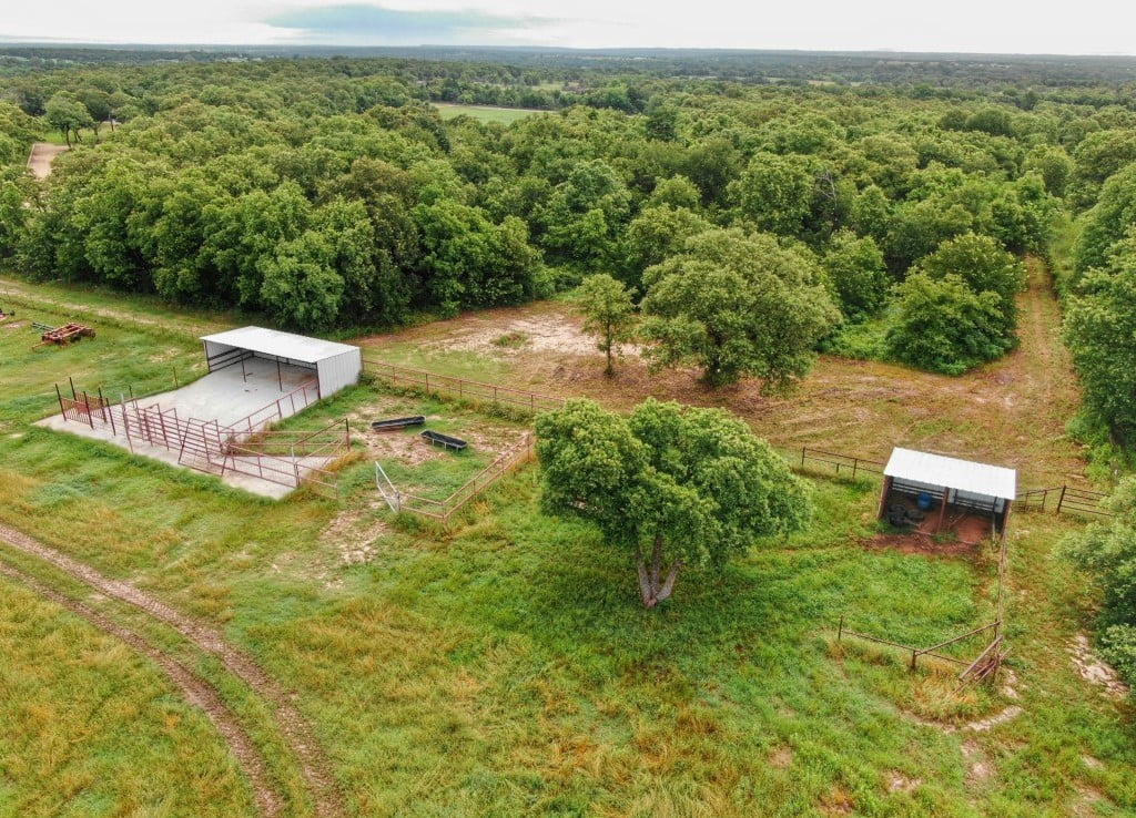 30 acres in Montague County
