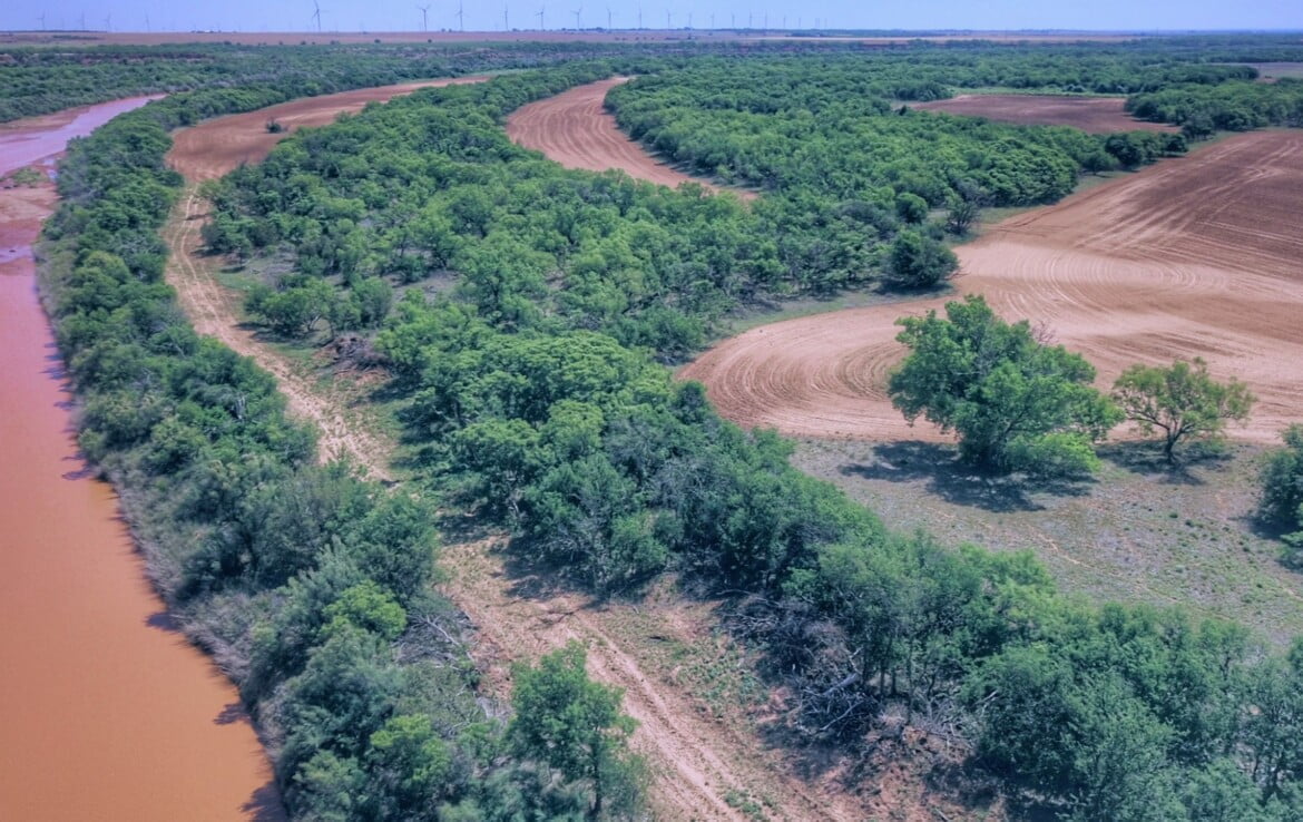 637 acres in Baylor County