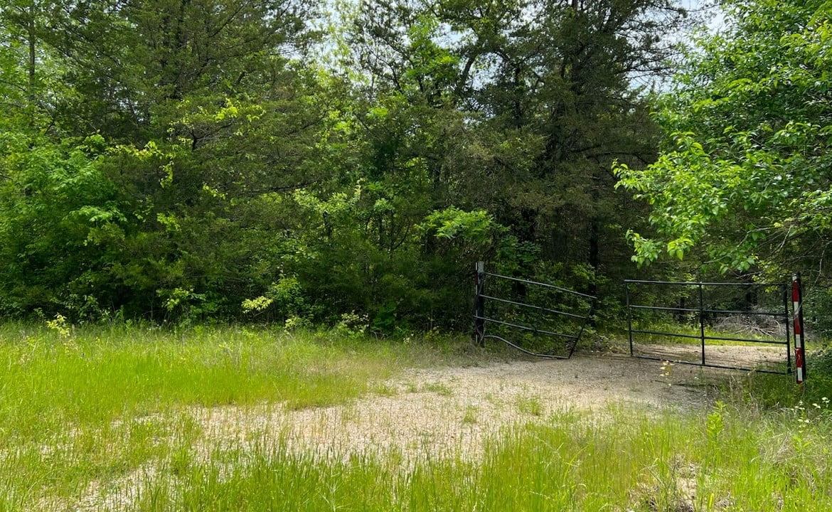 48 acres in Red River County