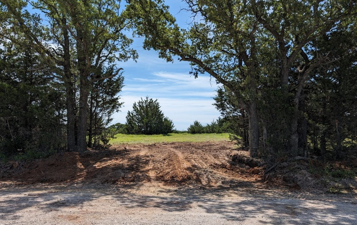 21 acres in Montague County