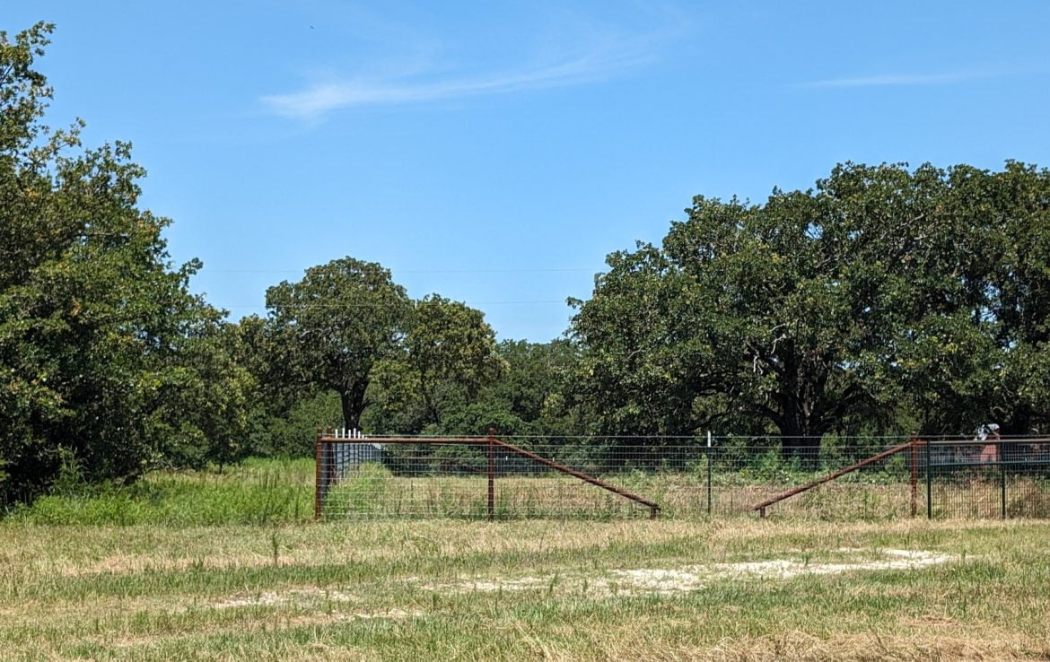 11 acres in Montague County