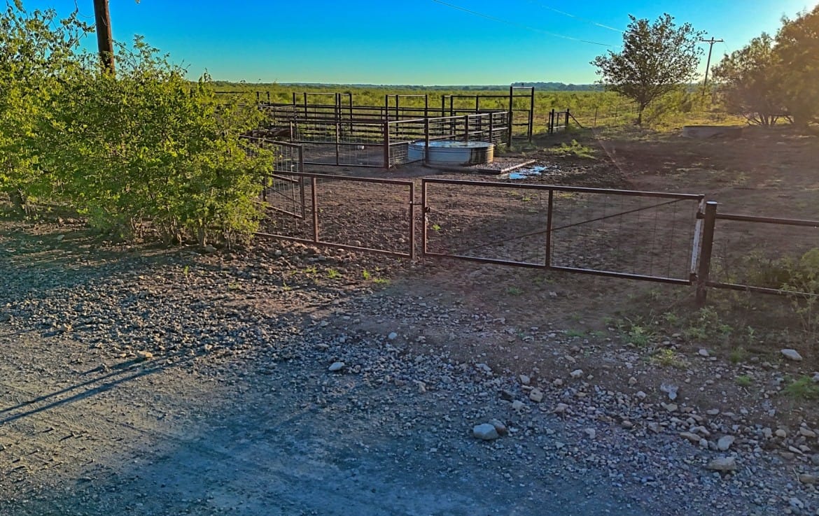 278 acres in Callahan and Shackelford County