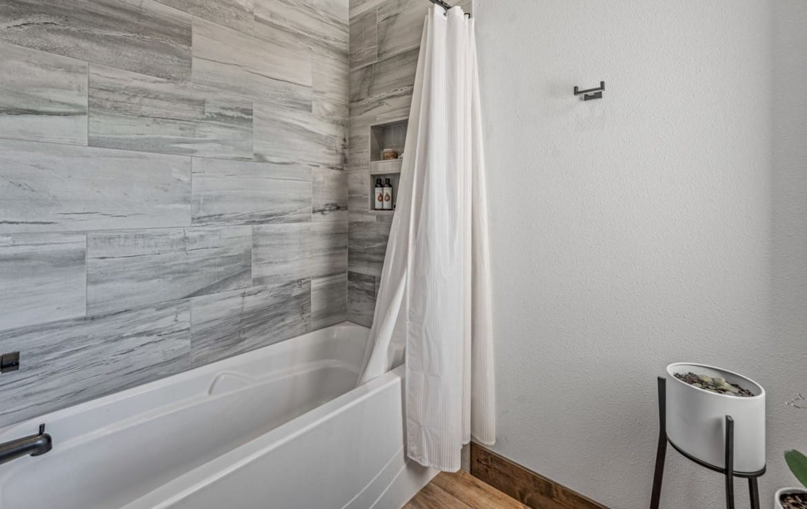 10 acres with Home in Clay County