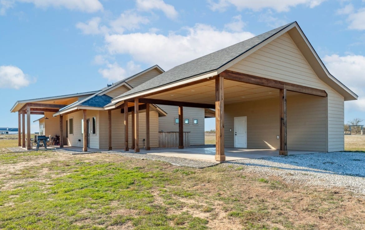 10 acres with Home in Clay County