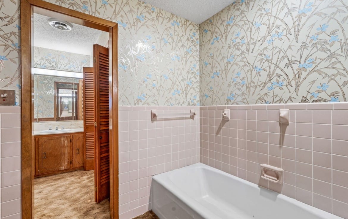 7 acres with Home in Hardeman County