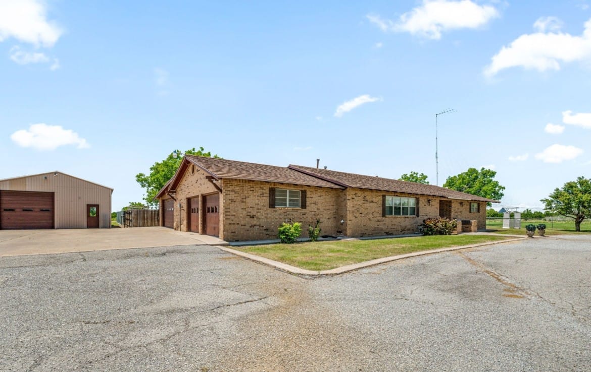 7 acres with Home in Hardeman County