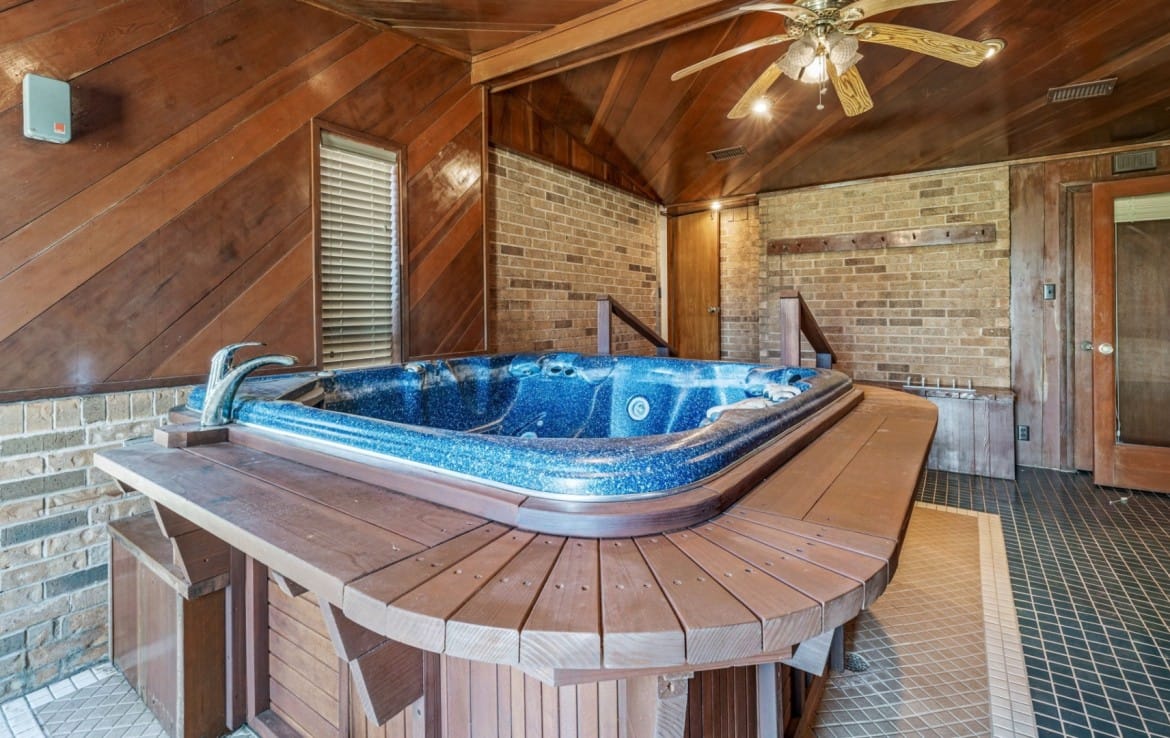 7 acres with Home in Hardeman County