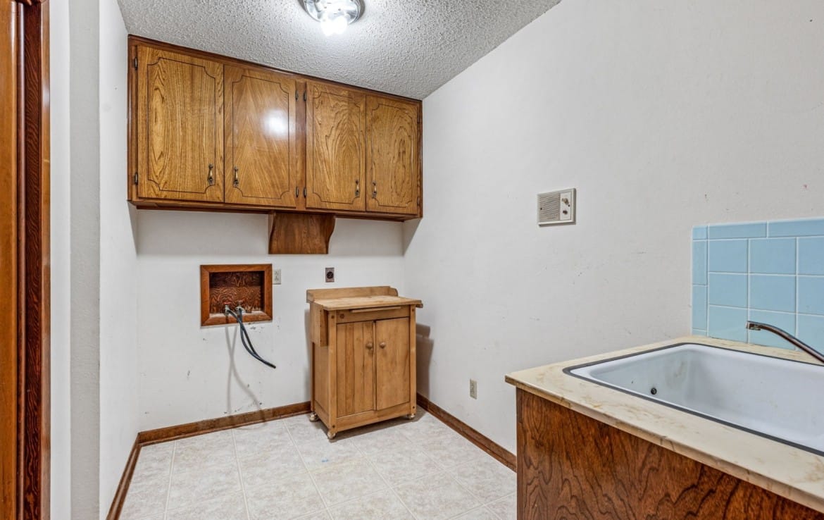 7 acres with Home in Hardeman County