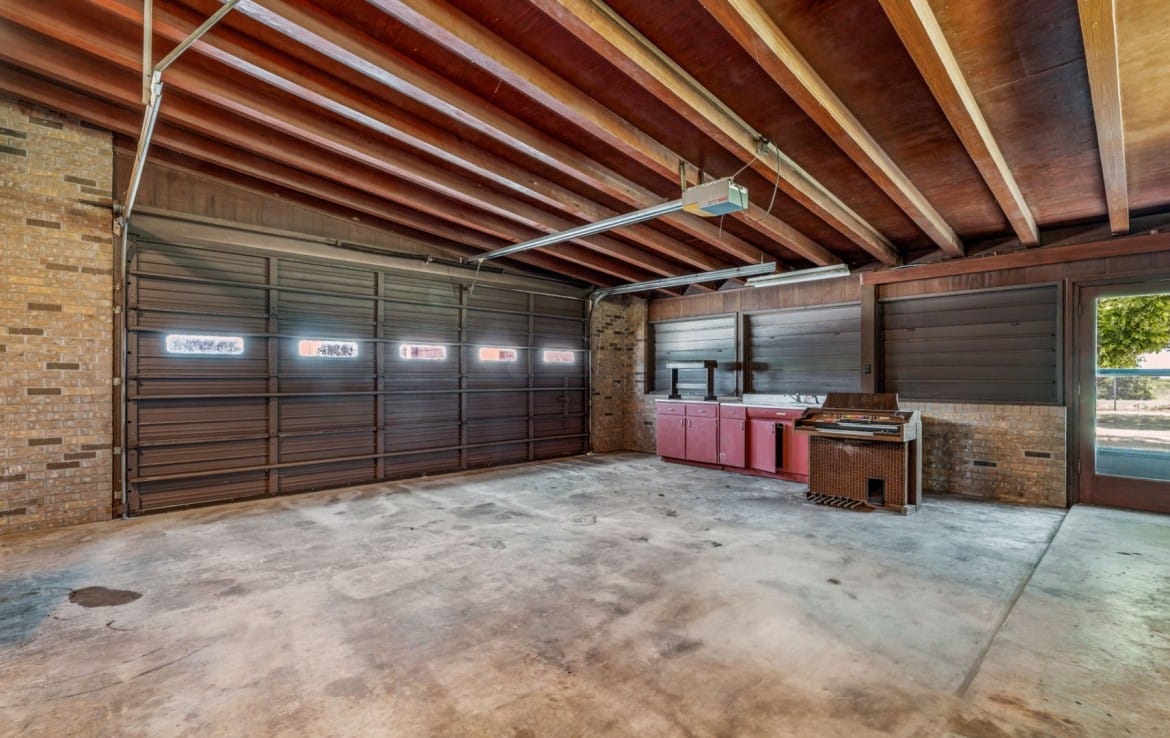 7 acres with Home in Hardeman County