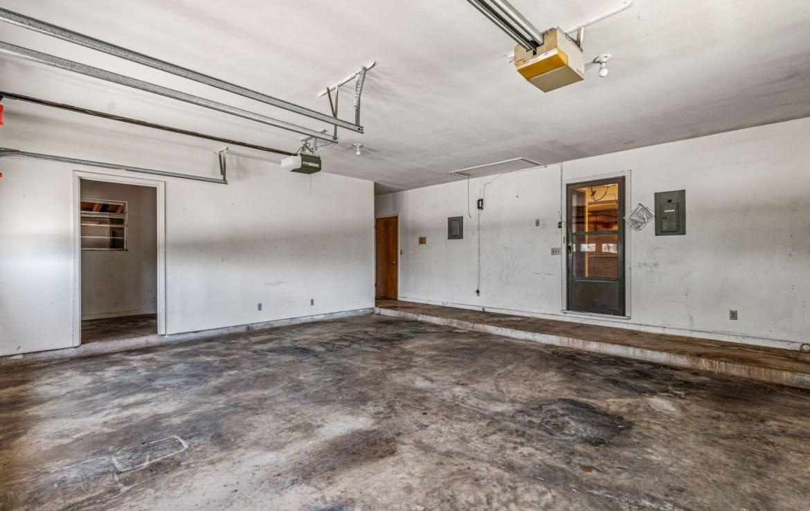 7 acres with Home in Hardeman County