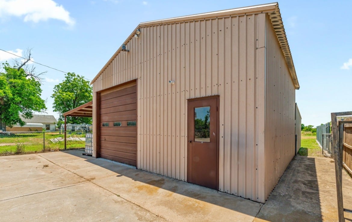 7 acres with Home in Hardeman County