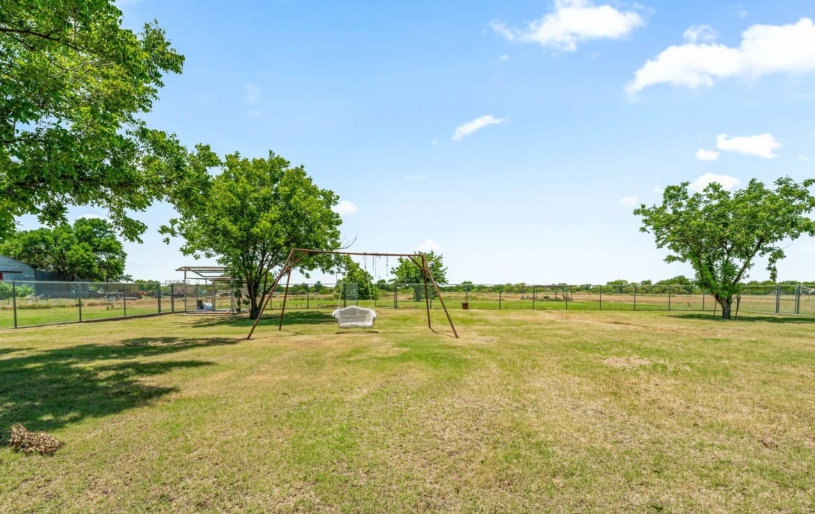 7 acres with Home in Hardeman County