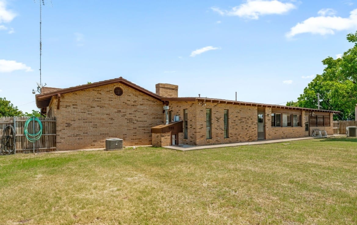 7 acres with Home in Hardeman County