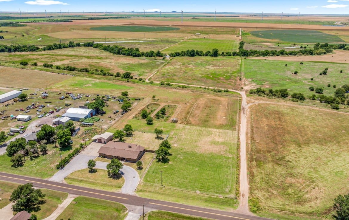 7 acres with Home in Hardeman County