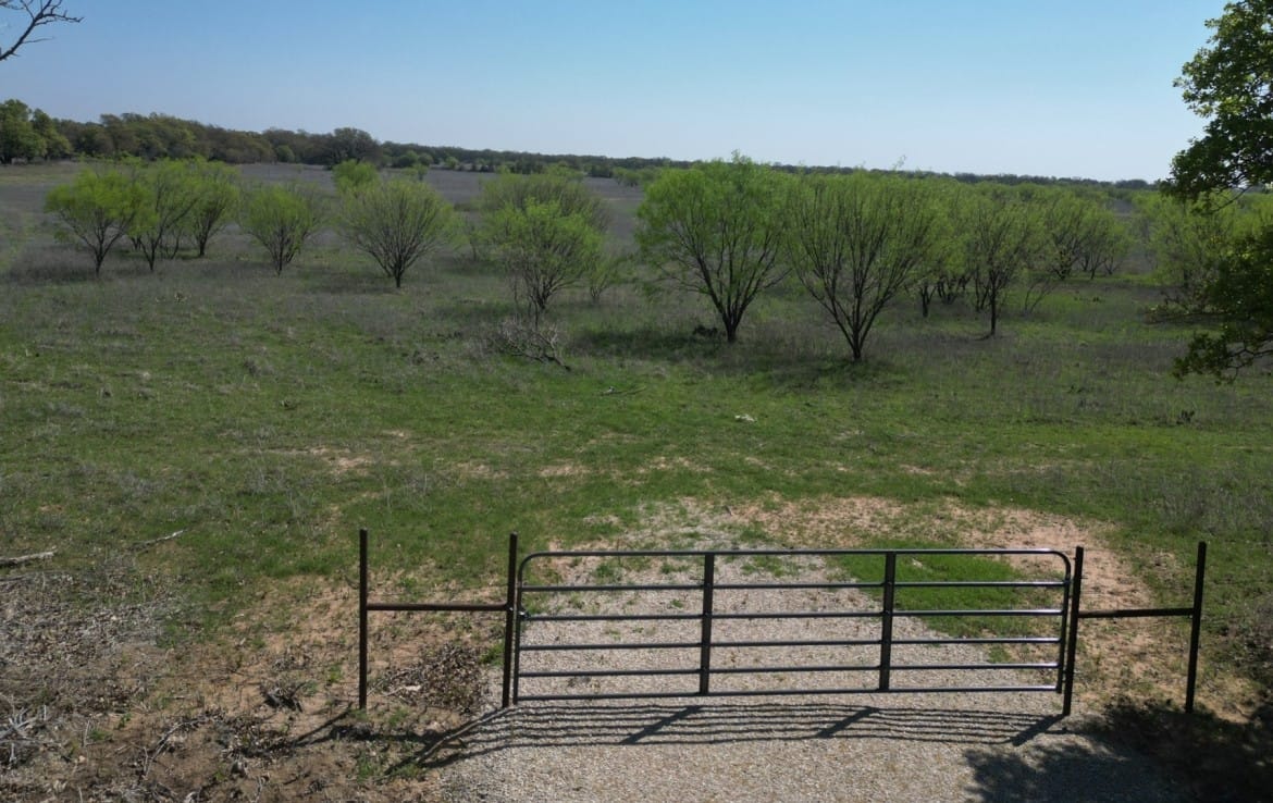 25 acres in Eastland County
